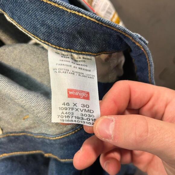 New with tags wrangler relaxed fit - Picture 4 of 6